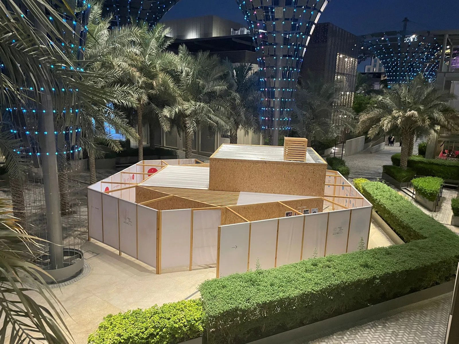COP28 - Experience design showcasing how solar energy transforms maternal and child healthcare in vulnerable regions.