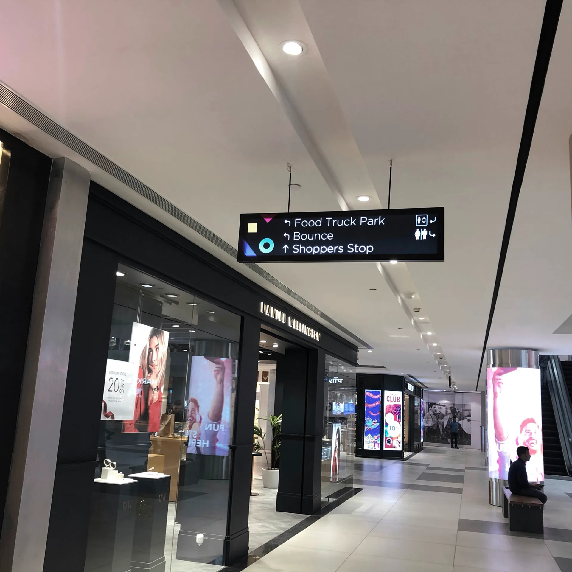 Elpro City Square - Interior signage