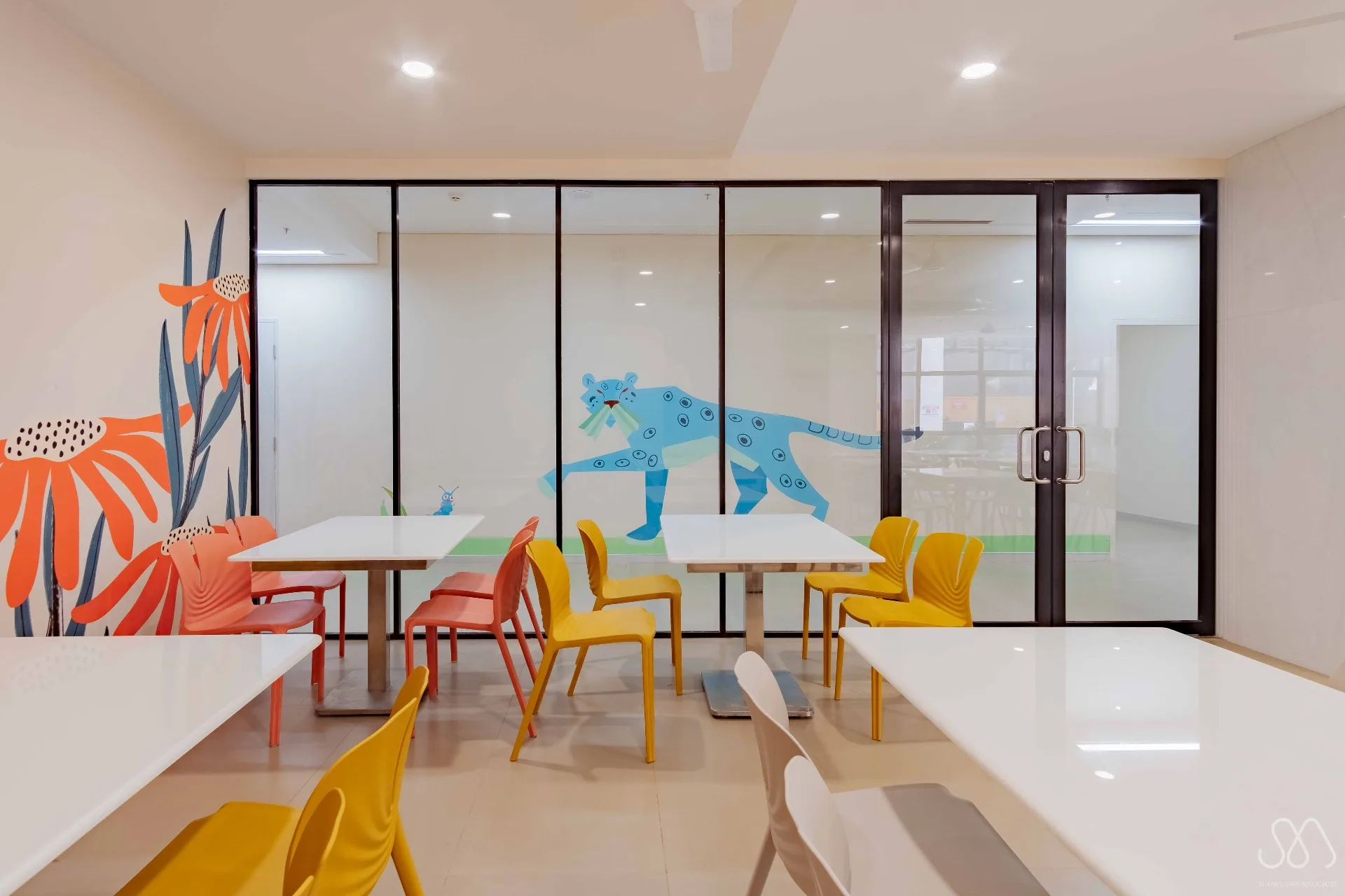 KAUVERY HOSPITAL - Environmental graphics and wayfinding system for a Mother & Child Specialty Hospital in Coimbatore.